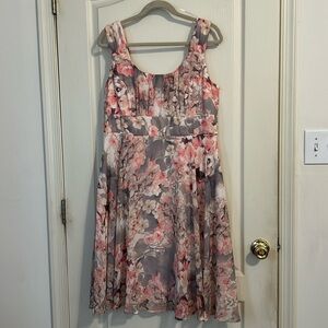Nice comfy summer dress. Perfect fora wedding
